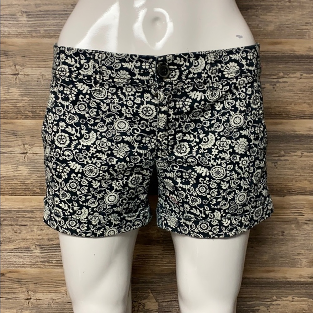 American Eagle Midi 4” Shorts EUC